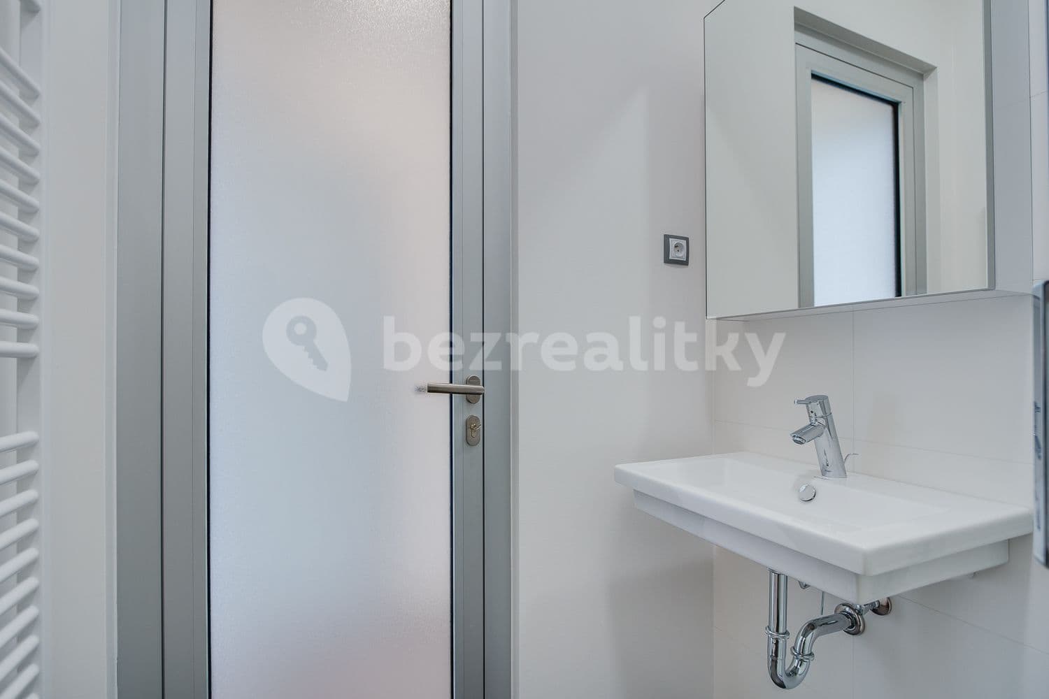 1 bedroom with open-plan kitchen flat to rent, 42 m², Podplukovníka Sochora, Prague, Prague 1 bedroom with open-plan kitchen flat to rent, 42 m², Podplukovníka Sochora, Prague, Prague