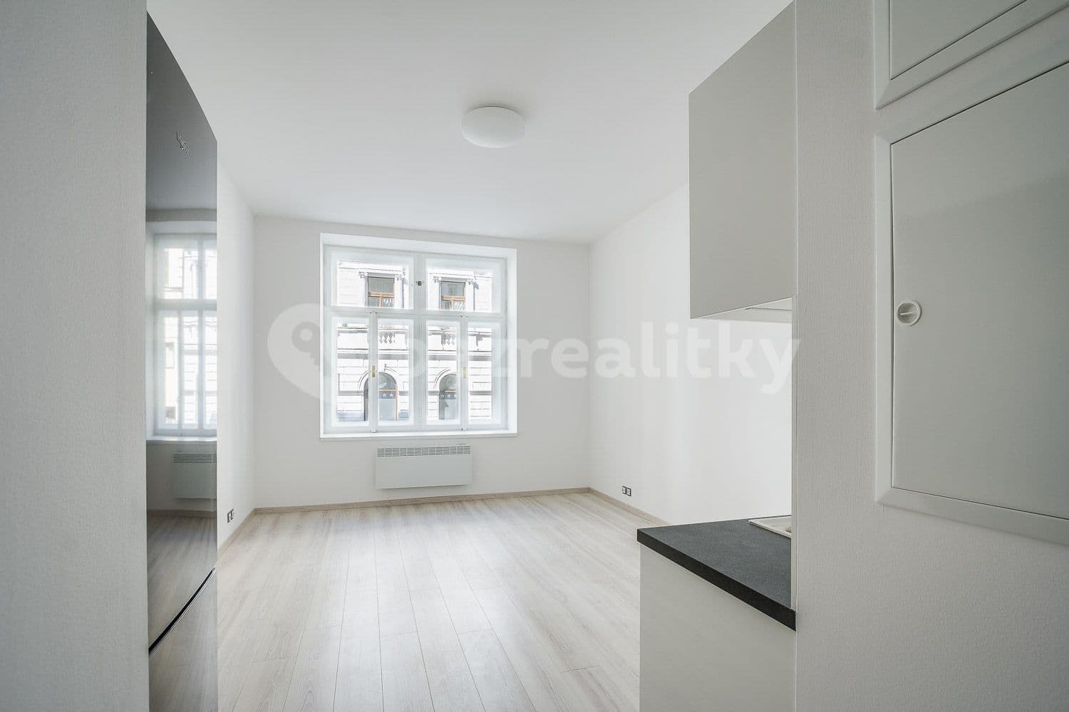 1 bedroom with open-plan kitchen flat to rent, 42 m², Podplukovníka Sochora, Prague, Prague 1 bedroom with open-plan kitchen flat to rent, 42 m², Podplukovníka Sochora, Prague, Prague