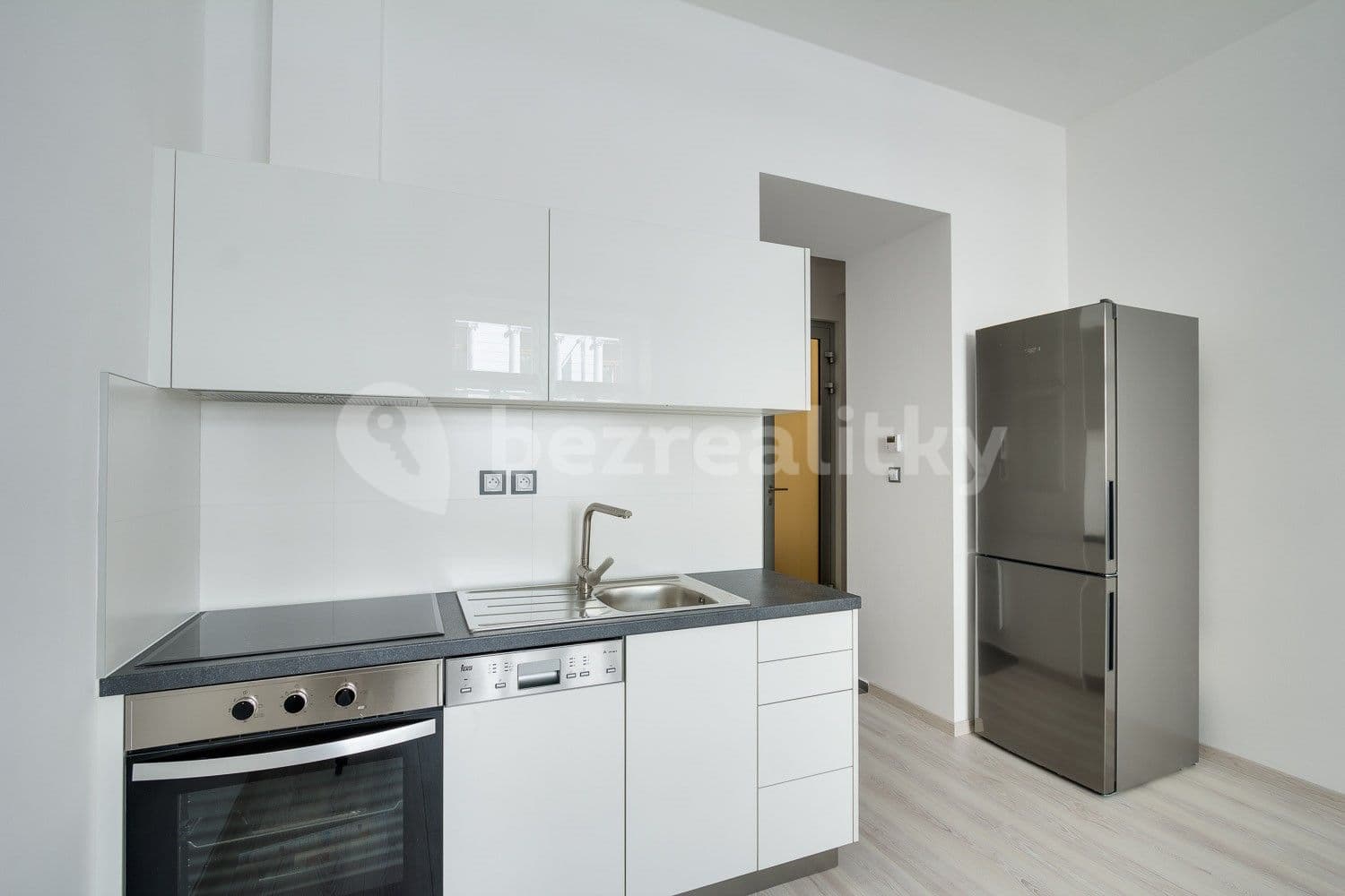1 bedroom with open-plan kitchen flat to rent, 42 m², Podplukovníka Sochora, Prague, Prague 1 bedroom with open-plan kitchen flat to rent, 42 m², Podplukovníka Sochora, Prague, Prague