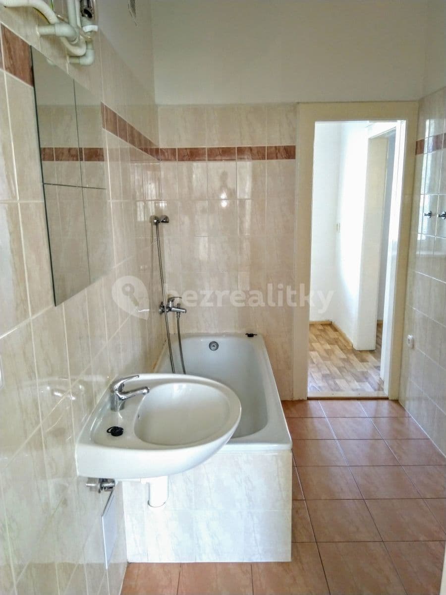 2 bedroom flat to rent, 83 m², nábřeží Doktora Edvarda Beneše, Přerov, Olomoucký Region 2 bedroom flat to rent, 83 m², nábřeží Doktora Edvarda Beneše, Přerov, Olomoucký Region