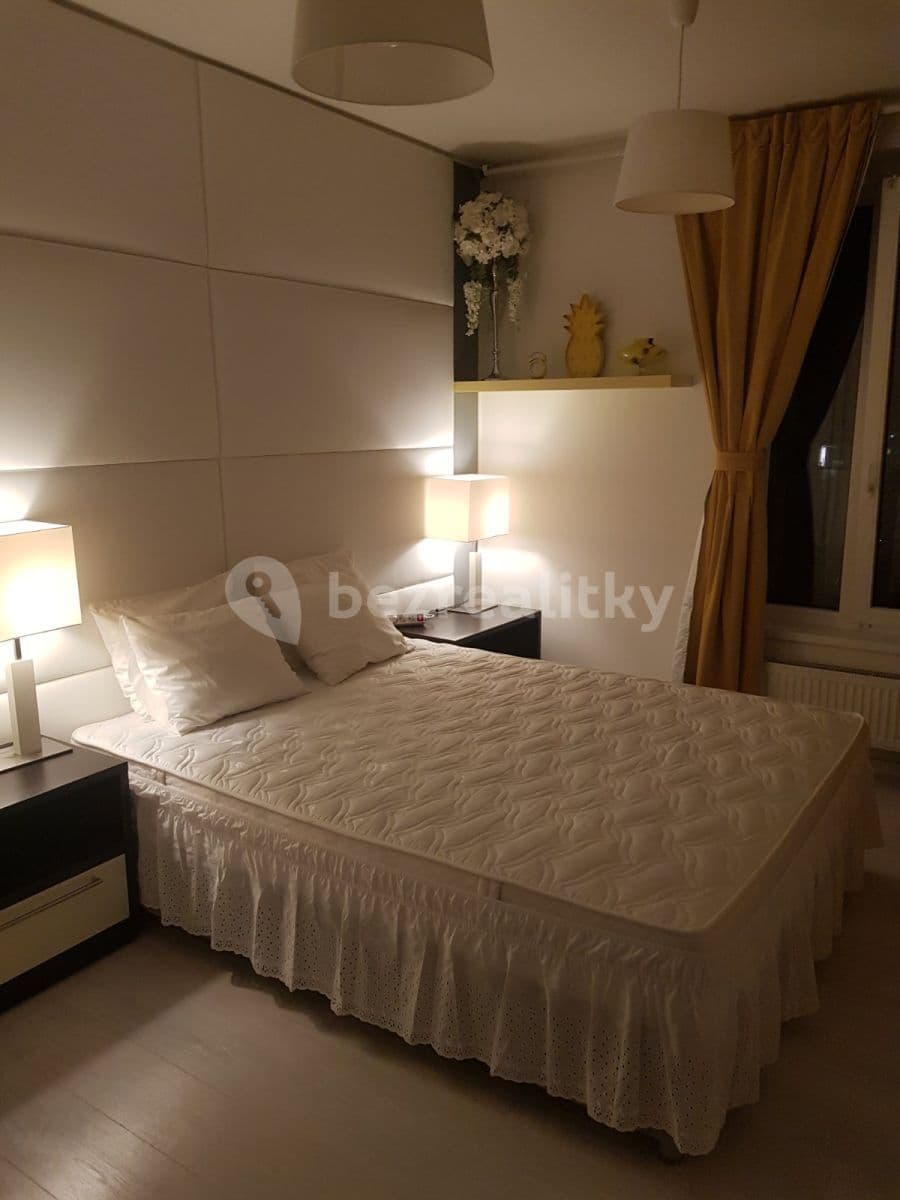 1 bedroom with open-plan kitchen flat to rent, 57 m², Pod Harfou, Prague, Prague 1 bedroom with open-plan kitchen flat to rent, 57 m², Pod Harfou, Prague, Prague