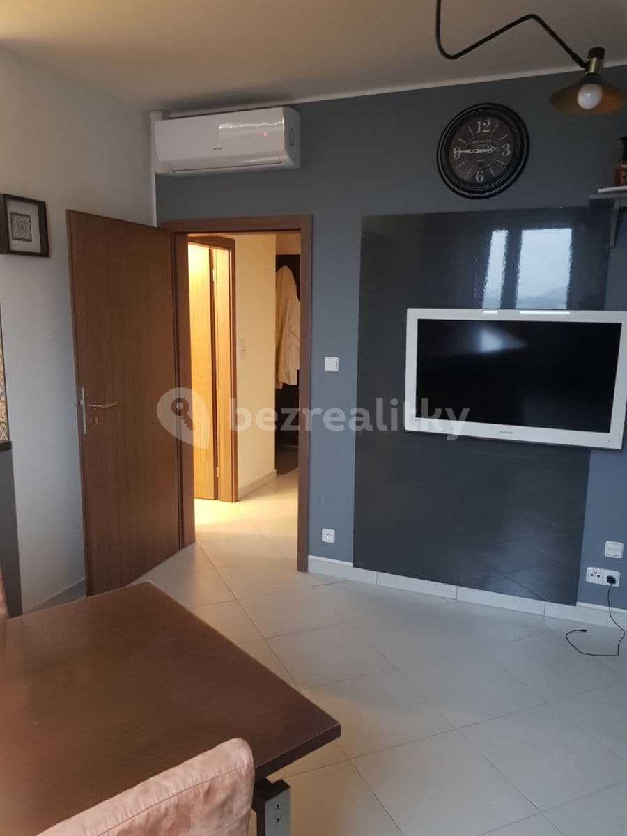 1 bedroom with open-plan kitchen flat to rent, 57 m², Pod Harfou, Prague, Prague 1 bedroom with open-plan kitchen flat to rent, 57 m², Pod Harfou, Prague, Prague
