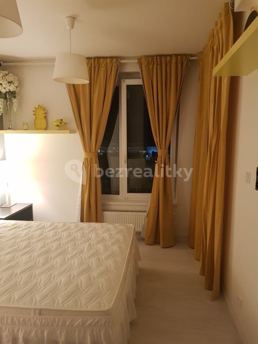 1 bedroom with open-plan kitchen flat to rent, 57 m², Pod Harfou, Prague, Prague 1 bedroom with open-plan kitchen flat to rent, 57 m², Pod Harfou, Prague, Prague