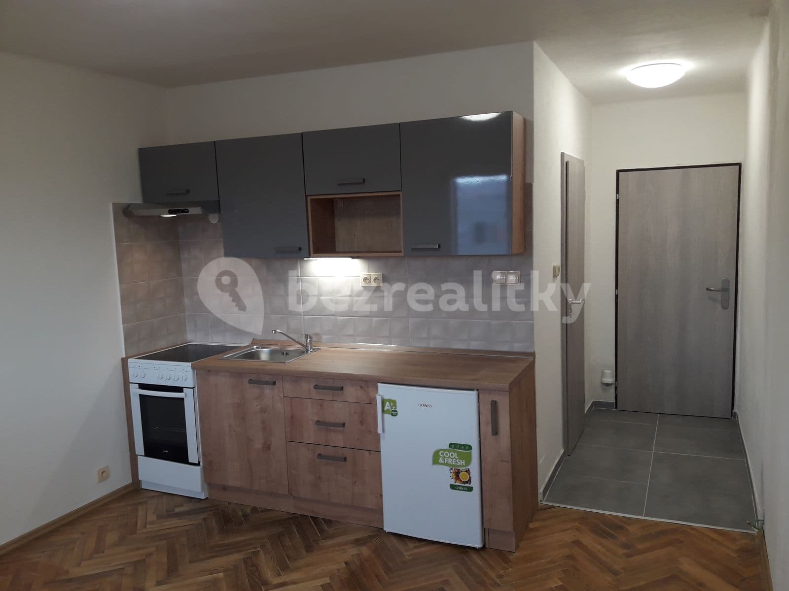 Small studio flat to rent, 23 m², Částkova, Plzeň, Plzeňský Region Small studio flat to rent, 23 m², Částkova, Plzeň, Plzeňský Region
