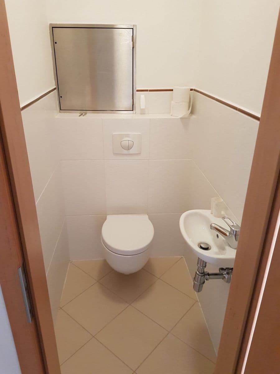 2 bedroom with open-plan kitchen flat to rent, 80 m², Andersenova, Prague, Prague 2 bedroom with open-plan kitchen flat to rent, 80 m², Andersenova, Prague, Prague