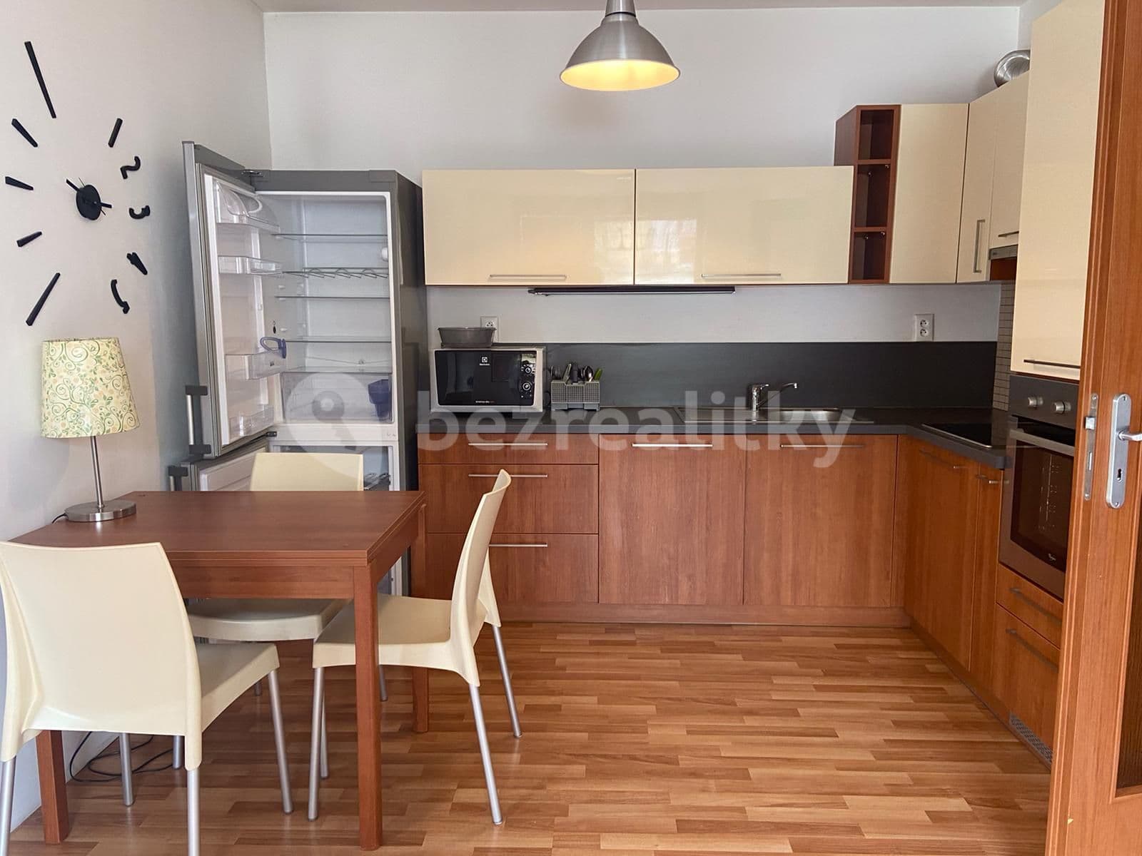 1 bedroom with open-plan kitchen flat to rent, 58 m², Laudonova, Prague, Prague 1 bedroom with open-plan kitchen flat to rent, 58 m², Laudonova, Prague, Prague