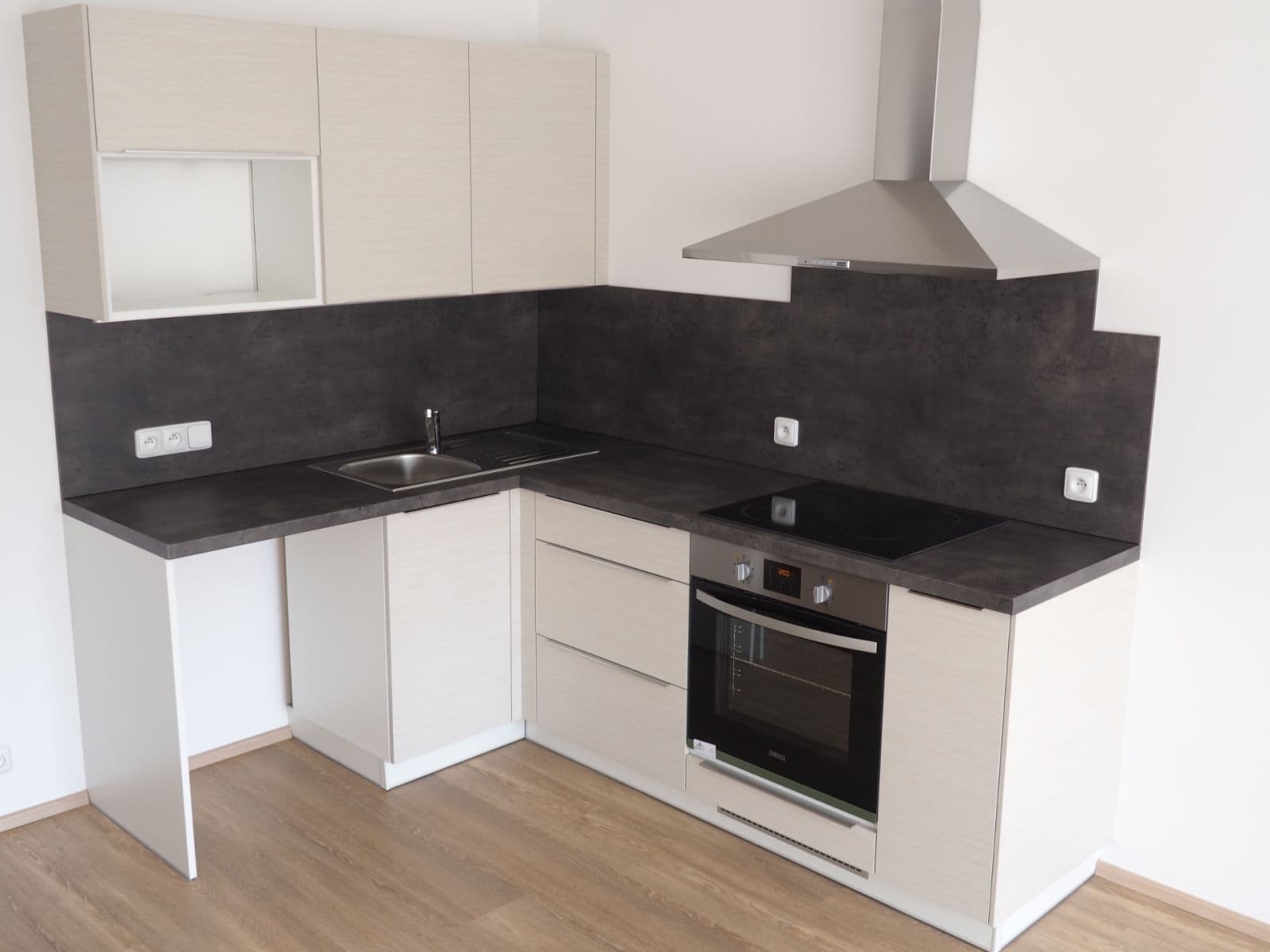 1 bedroom with open-plan kitchen flat to rent, 59 m², Zakšínská, Prague, Prague 1 bedroom with open-plan kitchen flat to rent, 59 m², Zakšínská, Prague, Prague