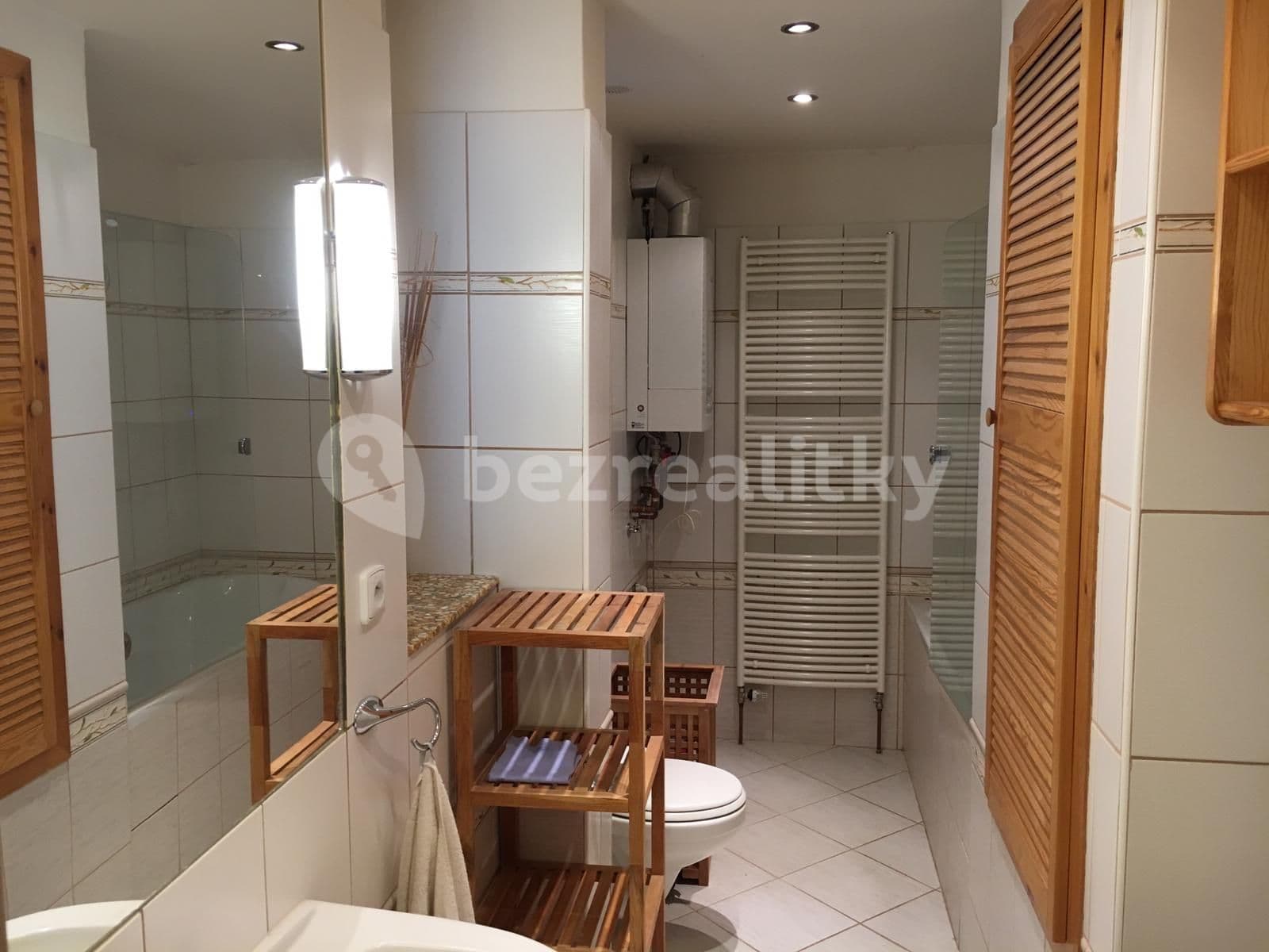 1 bedroom with open-plan kitchen flat to rent, 47 m², Viklefova, Prague, Prague 1 bedroom with open-plan kitchen flat to rent, 47 m², Viklefova, Prague, Prague