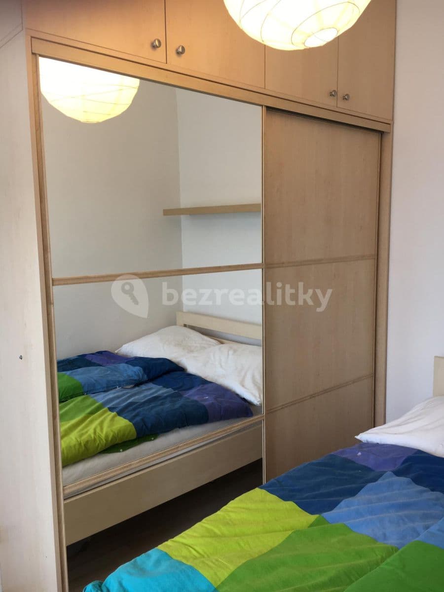 1 bedroom with open-plan kitchen flat to rent, 47 m², Viklefova, Prague, Prague 1 bedroom with open-plan kitchen flat to rent, 47 m², Viklefova, Prague, Prague