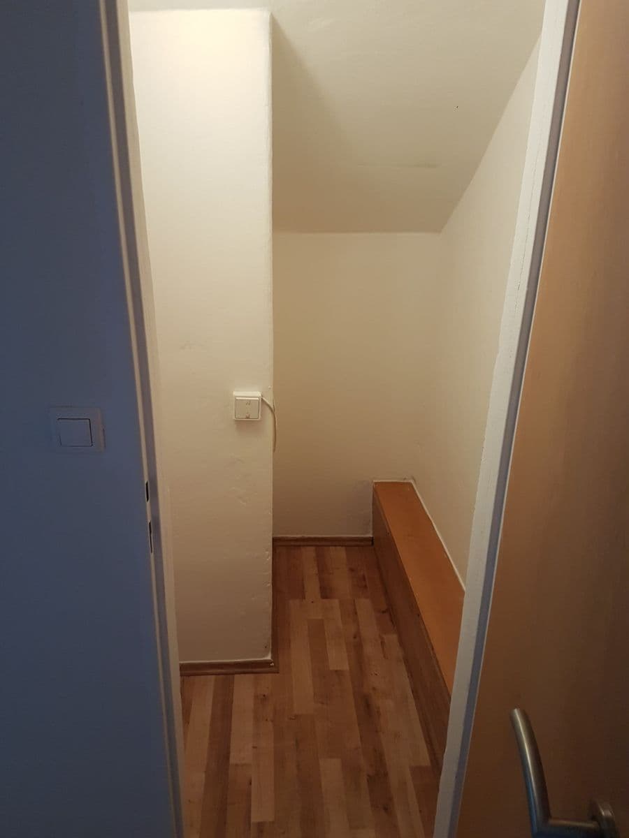 2 bedroom with open-plan kitchen flat to rent, 66 m², Baarova, Prague, Prague 2 bedroom with open-plan kitchen flat to rent, 66 m², Baarova, Prague, Prague