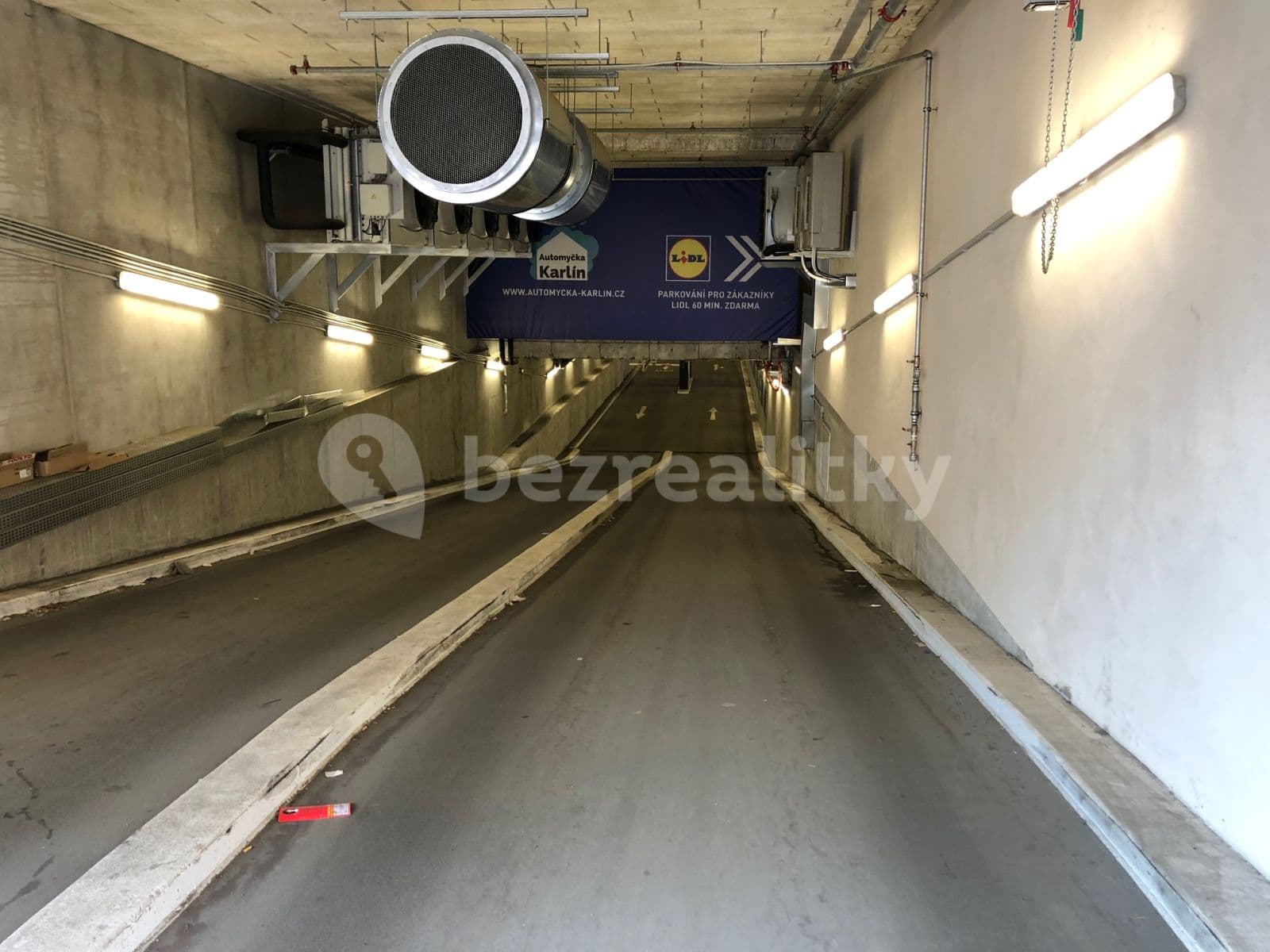 garage to rent, 12 m², Sokolovská, Prague, Prague garage to rent, 12 m², Sokolovská, Prague, Prague