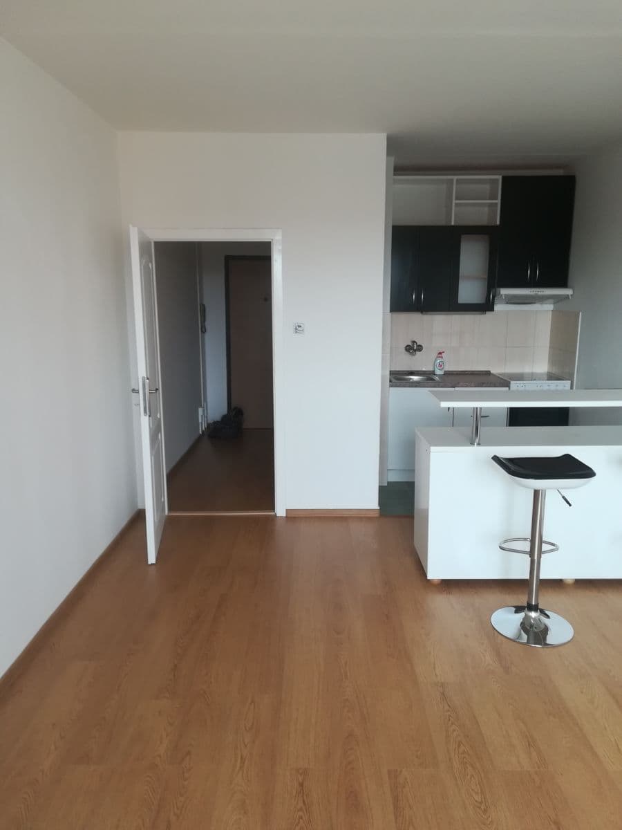 1 bedroom with open-plan kitchen flat to rent, 35 m², Jílová, Olomouc, Olomoucký Region 1 bedroom with open-plan kitchen flat to rent, 35 m², Jílová, Olomouc, Olomoucký Region