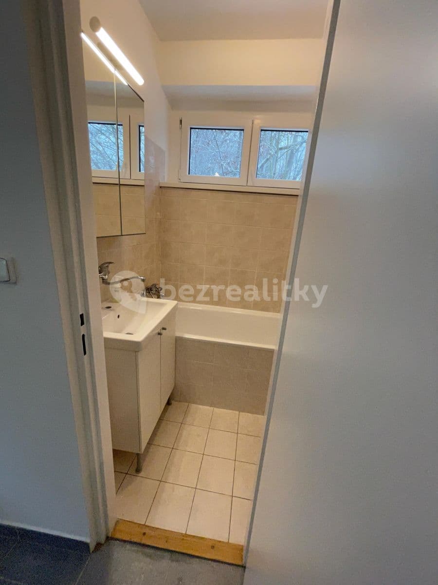 Small studio flat to rent, 14 m², Pod Kesnerkou, Prague, Prague Small studio flat to rent, 14 m², Pod Kesnerkou, Prague, Prague