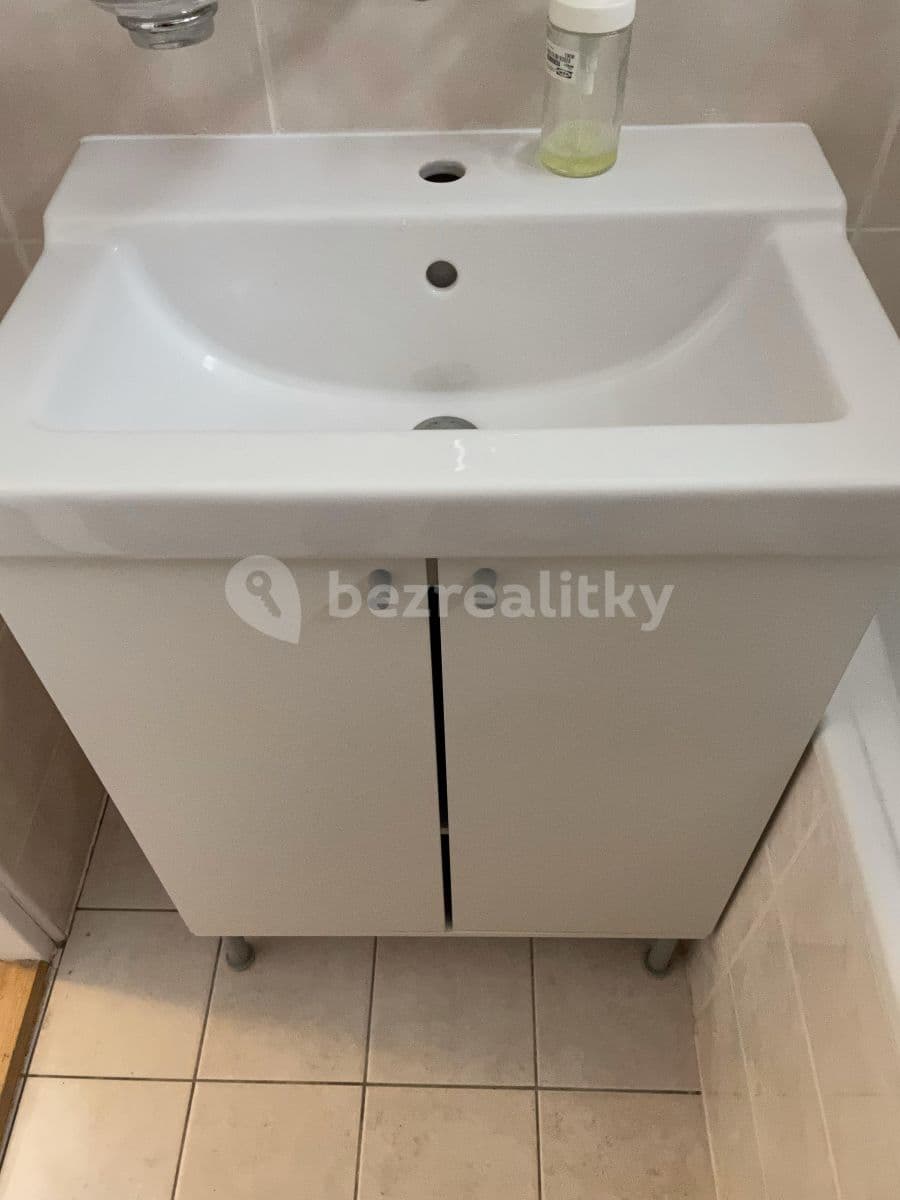 Small studio flat to rent, 14 m², Pod Kesnerkou, Prague, Prague Small studio flat to rent, 14 m², Pod Kesnerkou, Prague, Prague