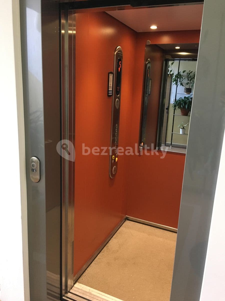 Studio flat to rent, 27 m², Za Mlýnem, Prague, Prague Studio flat to rent, 27 m², Za Mlýnem, Prague, Prague