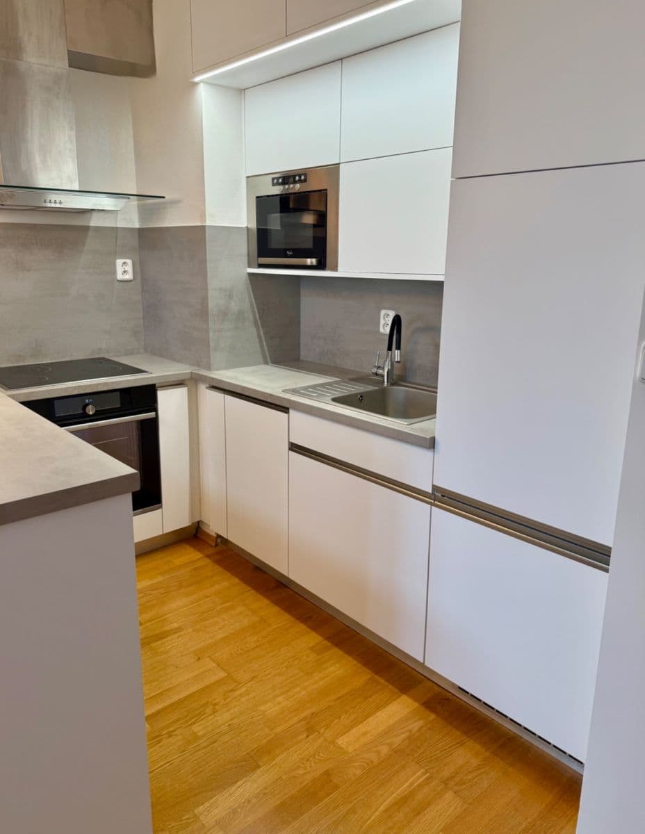 1 bedroom with open-plan kitchen flat to rent, 50 m², Tupolevova, Prague, Prague 1 bedroom with open-plan kitchen flat to rent, 50 m², Tupolevova, Prague, Prague