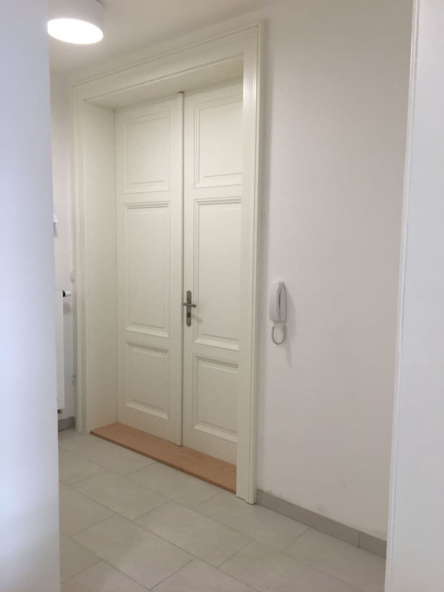 1 bedroom with open-plan kitchen flat to rent, 45 m², Slovenská, Olomouc, Olomoucký Region 1 bedroom with open-plan kitchen flat to rent, 45 m², Slovenská, Olomouc, Olomoucký Region