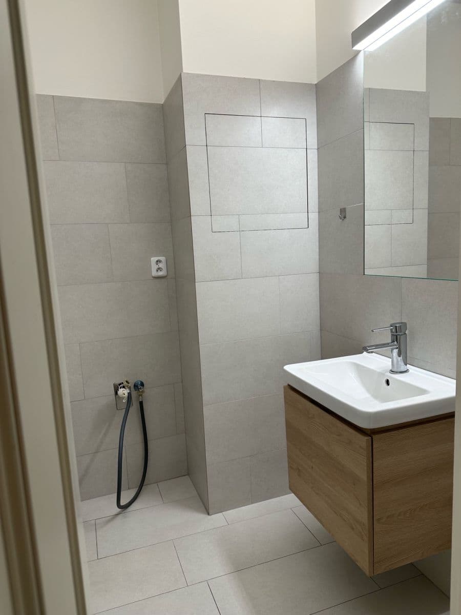 1 bedroom with open-plan kitchen flat to rent, 45 m², Slovenská, Olomouc, Olomoucký Region 1 bedroom with open-plan kitchen flat to rent, 45 m², Slovenská, Olomouc, Olomoucký Region