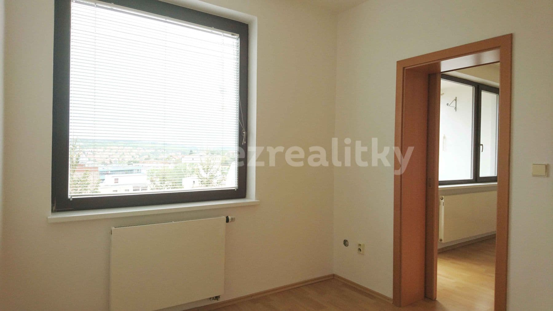 3 bedroom with open-plan kitchen flat to rent, 80 m², Pod Fialkou, Prague, Prague 3 bedroom with open-plan kitchen flat to rent, 80 m², Pod Fialkou, Prague, Prague