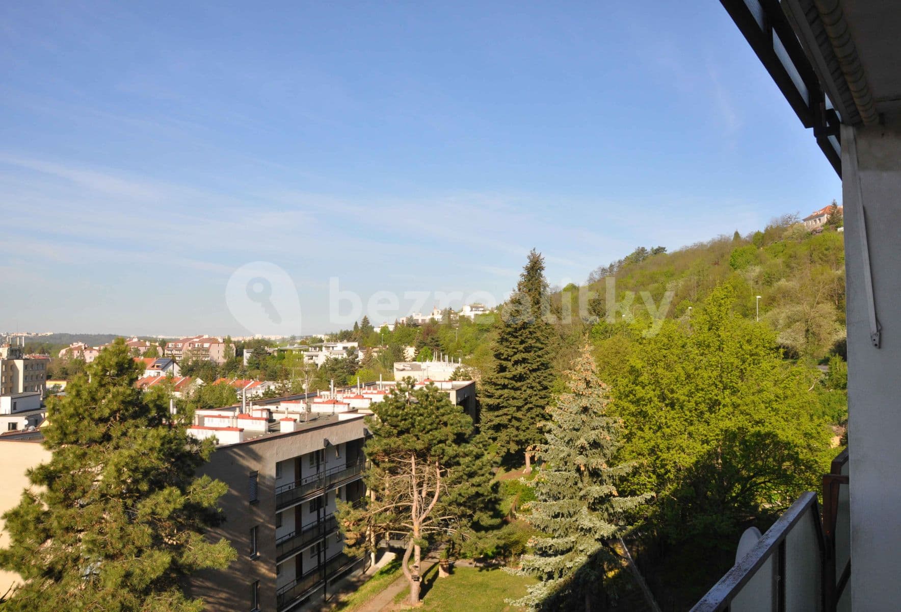 3 bedroom with open-plan kitchen flat to rent, 80 m², Pod Fialkou, Prague, Prague 3 bedroom with open-plan kitchen flat to rent, 80 m², Pod Fialkou, Prague, Prague