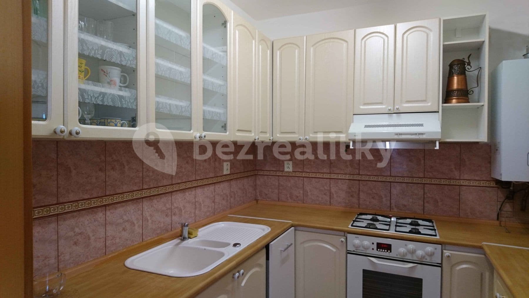 3 bedroom with open-plan kitchen flat to rent, 80 m², Pod Fialkou, Prague, Prague 3 bedroom with open-plan kitchen flat to rent, 80 m², Pod Fialkou, Prague, Prague