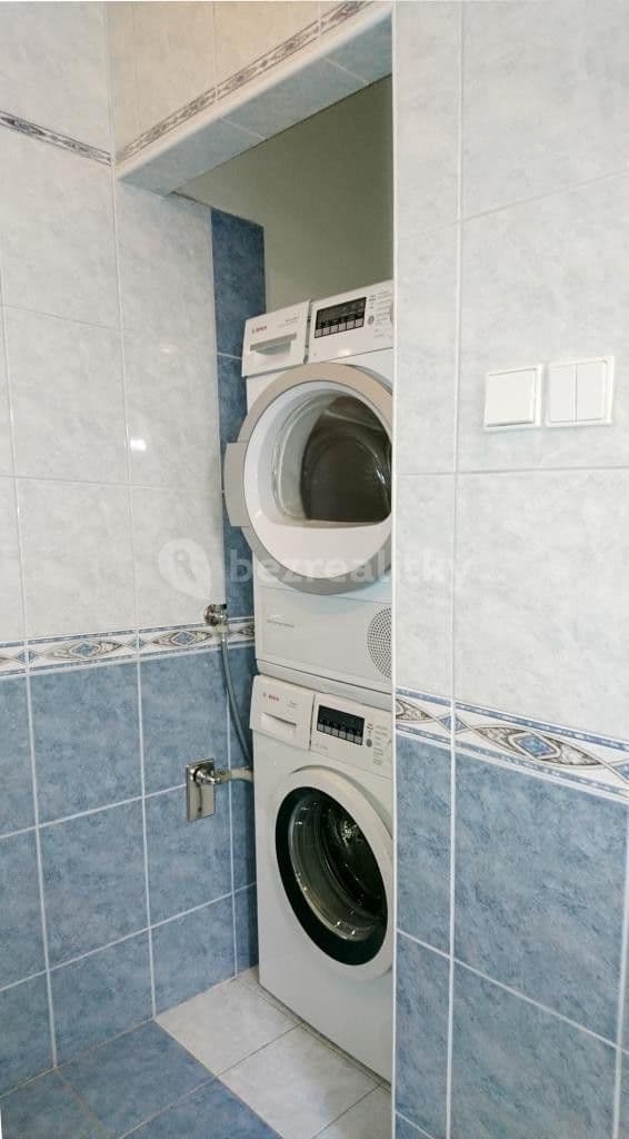 3 bedroom with open-plan kitchen flat to rent, 80 m², Pod Fialkou, Prague, Prague 3 bedroom with open-plan kitchen flat to rent, 80 m², Pod Fialkou, Prague, Prague