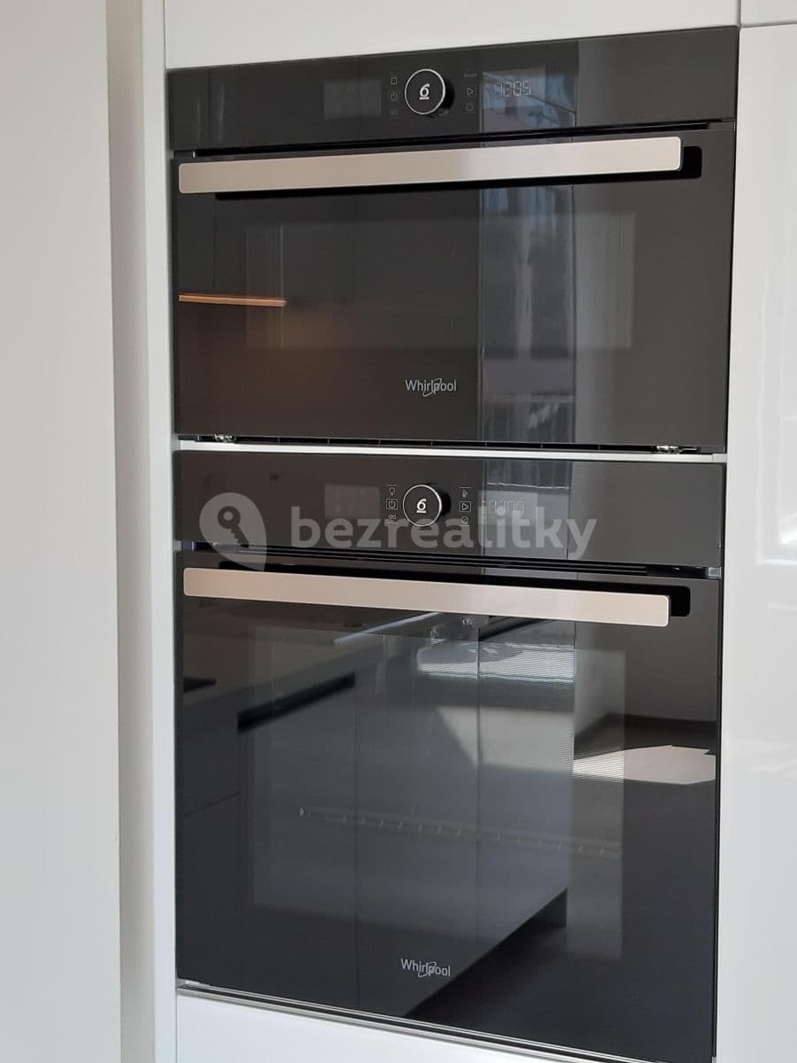 Studio flat to rent, 34 m², Walterovo náměstí, Prague, Prague Studio flat to rent, 34 m², Walterovo náměstí, Prague, Prague