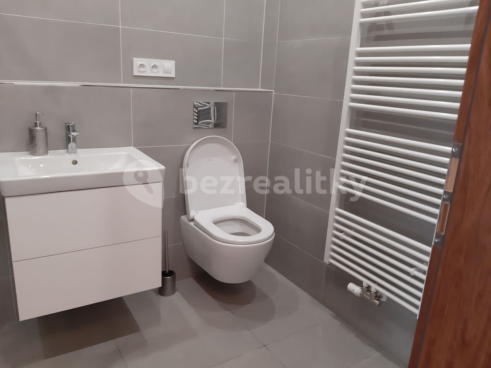 Studio flat to rent, 34 m², Walterovo náměstí, Prague, Prague Studio flat to rent, 34 m², Walterovo náměstí, Prague, Prague