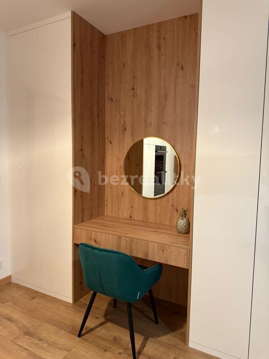 Studio flat to rent, 34 m², Walterovo náměstí, Prague, Prague Studio flat to rent, 34 m², Walterovo náměstí, Prague, Prague