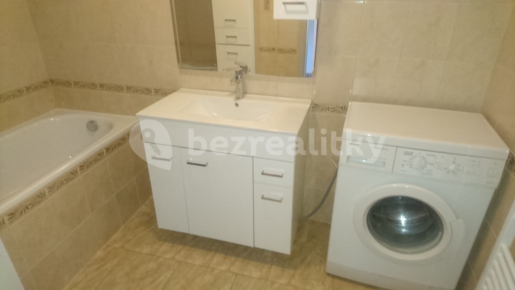 2 bedroom with open-plan kitchen flat to rent, 60 m², Bulharská, Pardubice, Pardubický Region 2 bedroom with open-plan kitchen flat to rent, 60 m², Bulharská, Pardubice, Pardubický Region