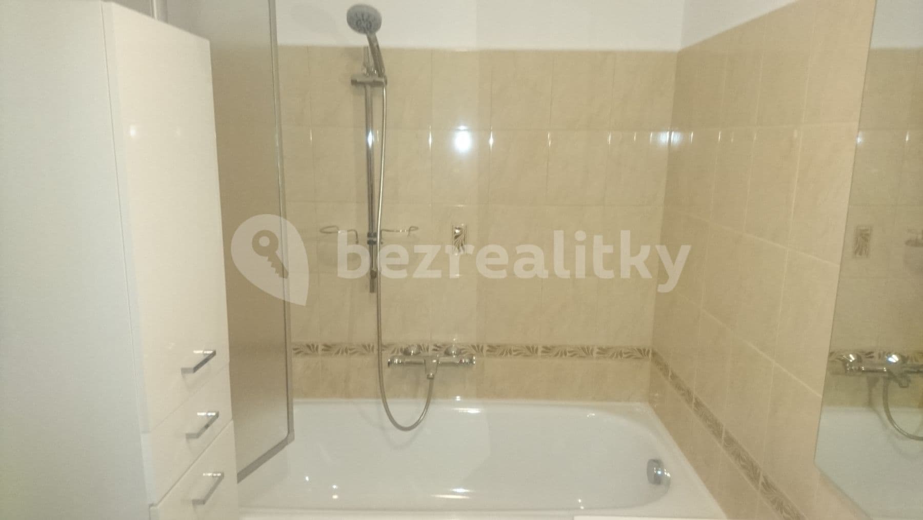 2 bedroom with open-plan kitchen flat to rent, 60 m², Bulharská, Pardubice, Pardubický Region 2 bedroom with open-plan kitchen flat to rent, 60 m², Bulharská, Pardubice, Pardubický Region