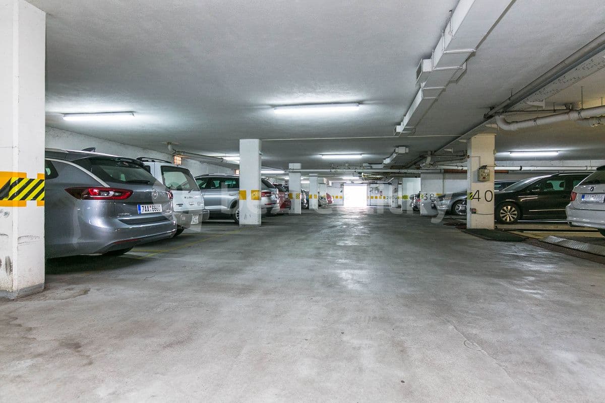 garage to rent, 11 m², U Kříže, Prague, Prague garage to rent, 11 m², U Kříže, Prague, Prague