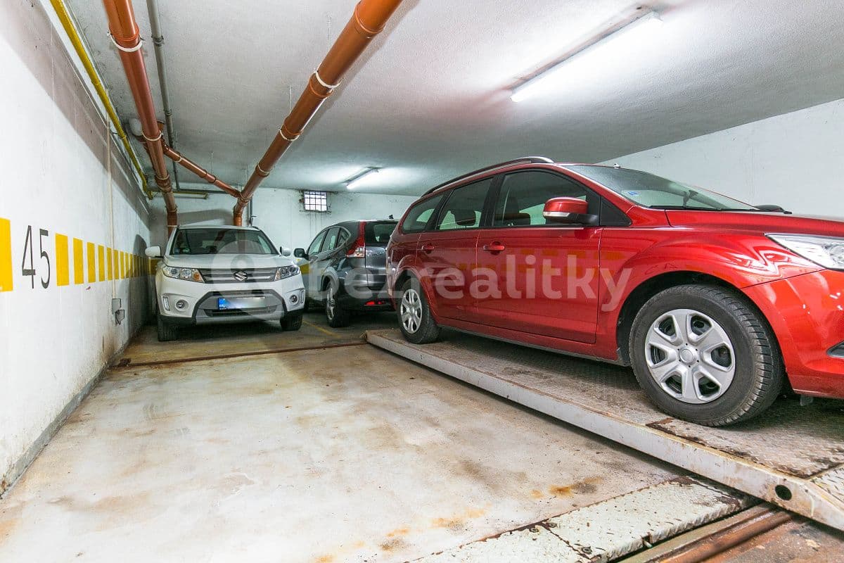 garage to rent, 11 m², U Kříže, Prague, Prague garage to rent, 11 m², U Kříže, Prague, Prague