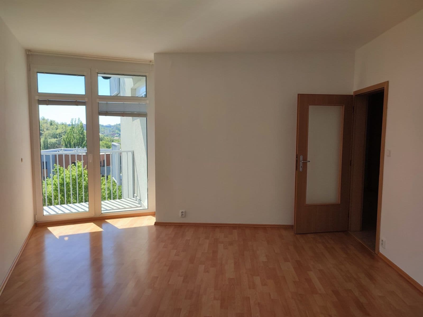 2 bedroom with open-plan kitchen flat to rent, 82 m², Jeřabinová, Prague, Prague 2 bedroom with open-plan kitchen flat to rent, 82 m², Jeřabinová, Prague, Prague