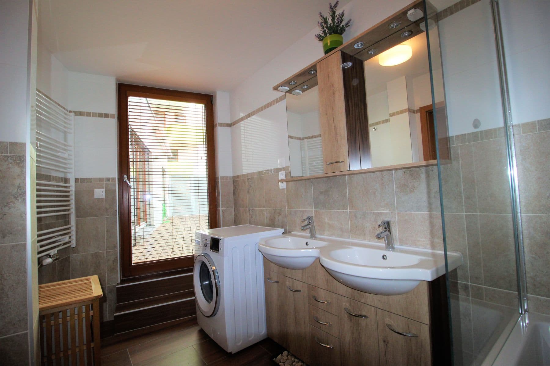 4 bedroom with open-plan kitchen flat to rent, 150 m², U Hranic, Prague, Prague 4 bedroom with open-plan kitchen flat to rent, 150 m², U Hranic, Prague, Prague