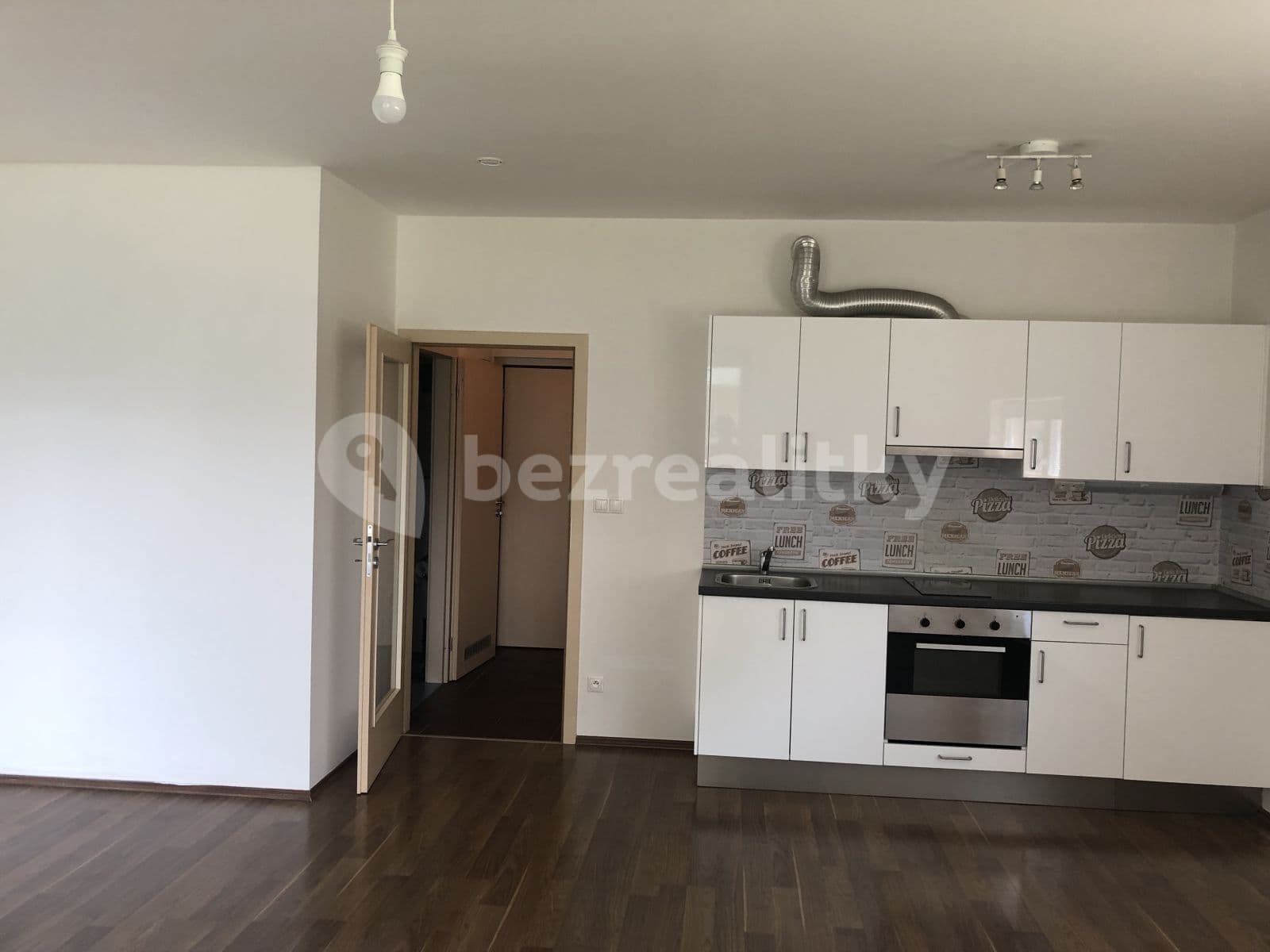 Studio flat to rent, 40 m², Stříbrského, Prague, Prague Studio flat to rent, 40 m², Stříbrského, Prague, Prague