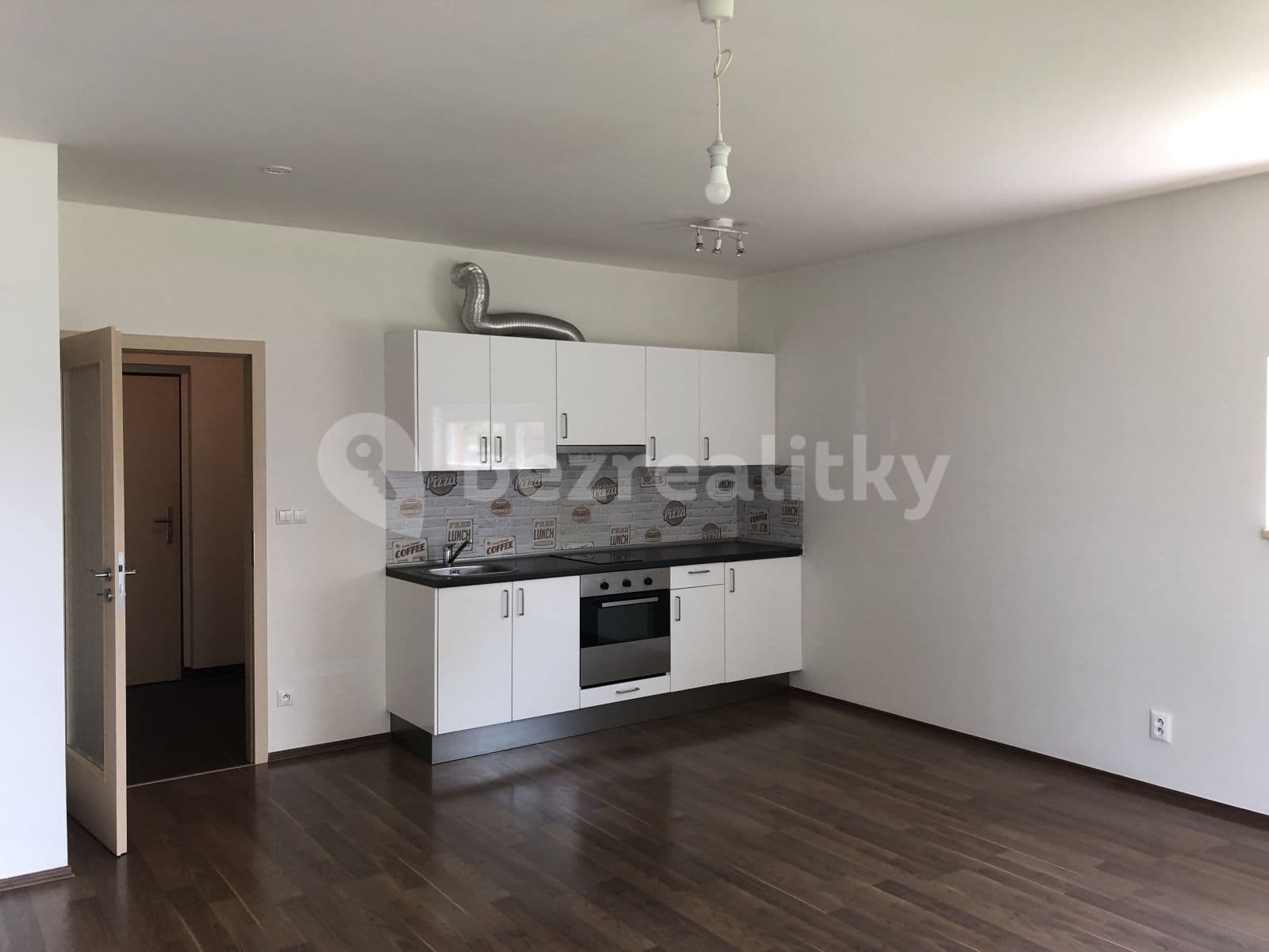 Studio flat to rent, 40 m², Stříbrského, Prague, Prague Studio flat to rent, 40 m², Stříbrského, Prague, Prague