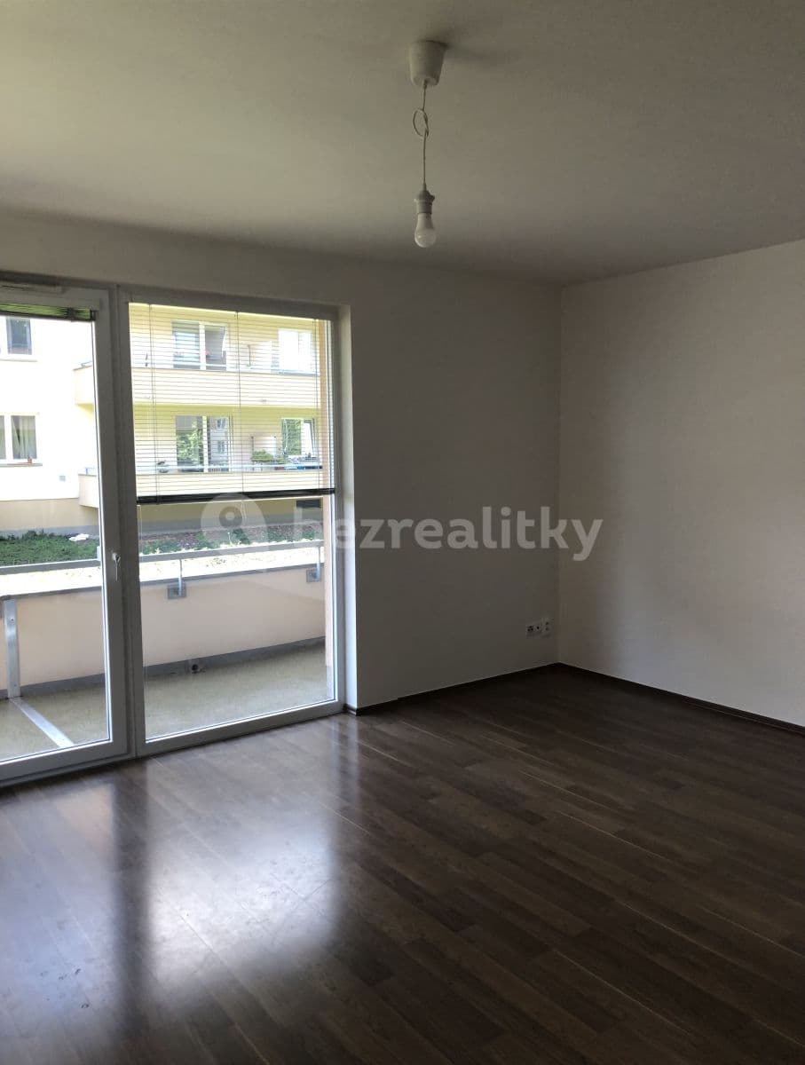 Studio flat to rent, 40 m², Stříbrského, Prague, Prague Studio flat to rent, 40 m², Stříbrského, Prague, Prague