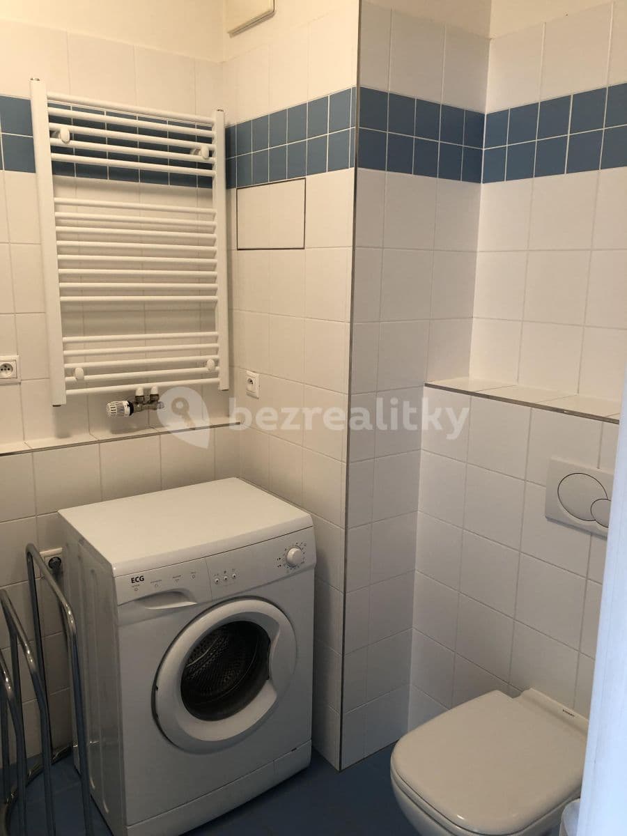 Studio flat to rent, 40 m², Stříbrského, Prague, Prague Studio flat to rent, 40 m², Stříbrského, Prague, Prague