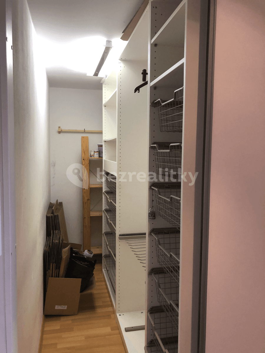 1 bedroom with open-plan kitchen flat to rent, 55 m², Hostivice, Středočeský Region 1 bedroom with open-plan kitchen flat to rent, 55 m², Hostivice, Středočeský Region