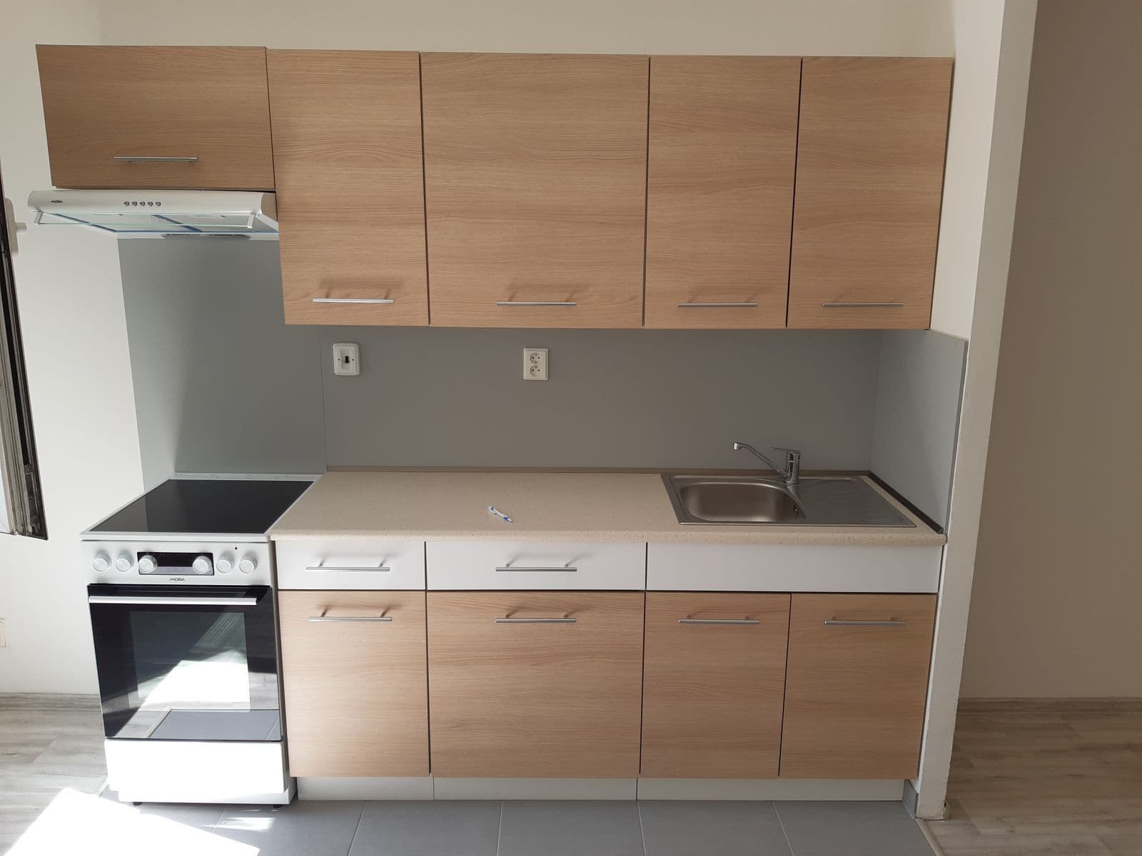 Studio flat to rent, 35 m², nábřeží Závodu míru, Pardubice, Pardubický Region Studio flat to rent, 35 m², nábřeží Závodu míru, Pardubice, Pardubický Region