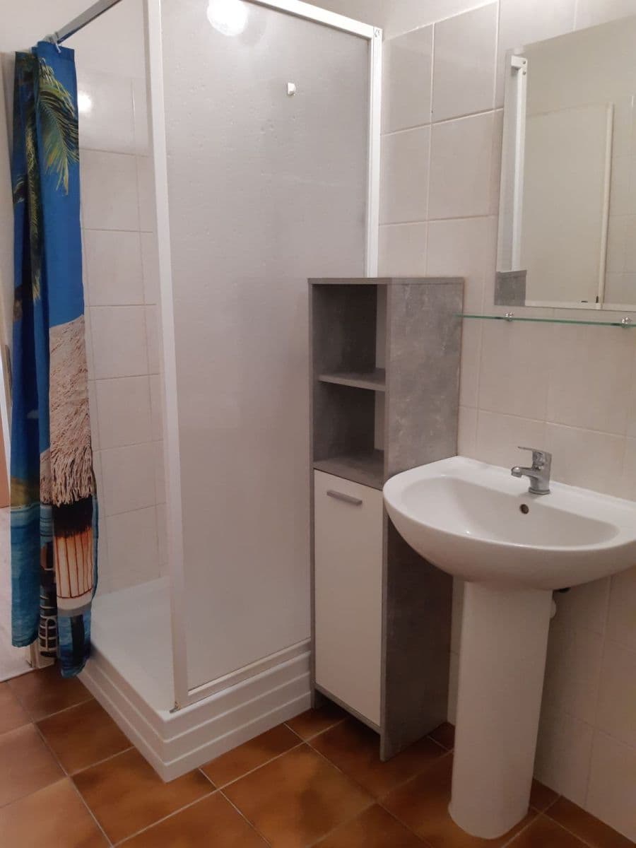 Studio flat to rent, 35 m², nábřeží Závodu míru, Pardubice, Pardubický Region Studio flat to rent, 35 m², nábřeží Závodu míru, Pardubice, Pardubický Region