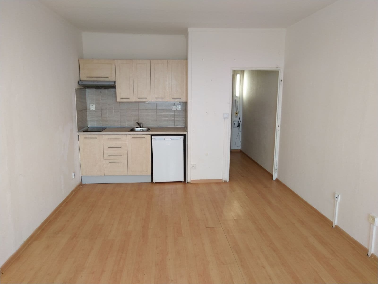 Small studio flat to rent, 30 m², třída Edvarda Beneše, Hradec Králové, Královéhradecký Region Small studio flat to rent, 30 m², třída Edvarda Beneše, Hradec Králové, Královéhradecký Region