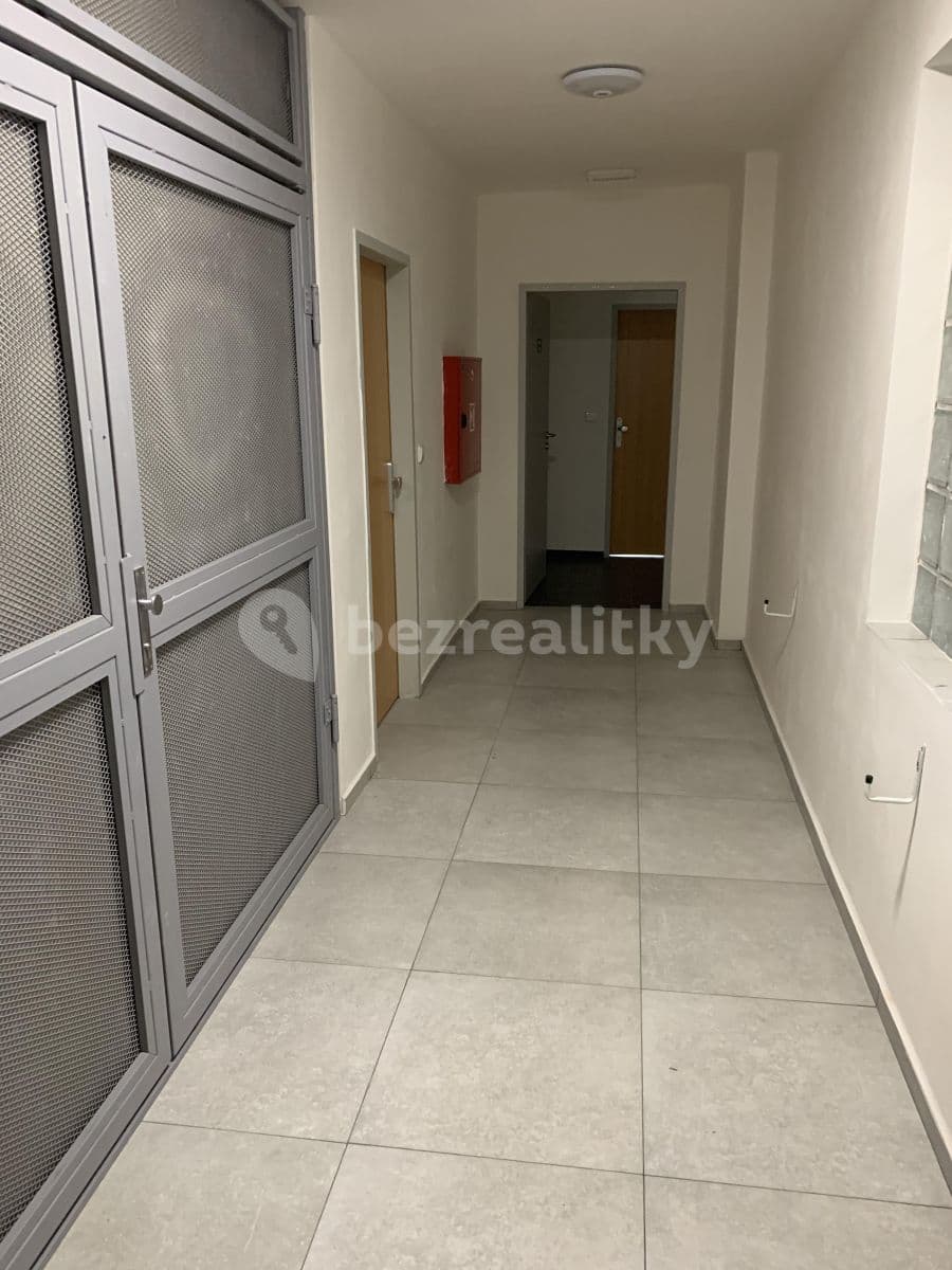 1 bedroom with open-plan kitchen flat to rent, 62 m², Vašatova, Kladno, Středočeský Region 1 bedroom with open-plan kitchen flat to rent, 62 m², Vašatova, Kladno, Středočeský Region