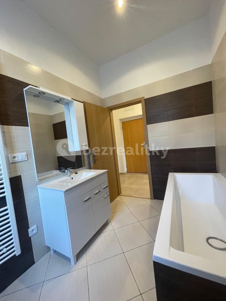 1 bedroom with open-plan kitchen flat to rent, 62 m², Vašatova, Kladno, Středočeský Region 1 bedroom with open-plan kitchen flat to rent, 62 m², Vašatova, Kladno, Středočeský Region