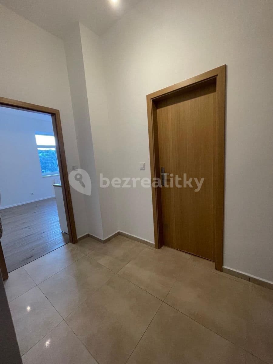 1 bedroom with open-plan kitchen flat to rent, 62 m², Vašatova, Kladno, Středočeský Region 1 bedroom with open-plan kitchen flat to rent, 62 m², Vašatova, Kladno, Středočeský Region