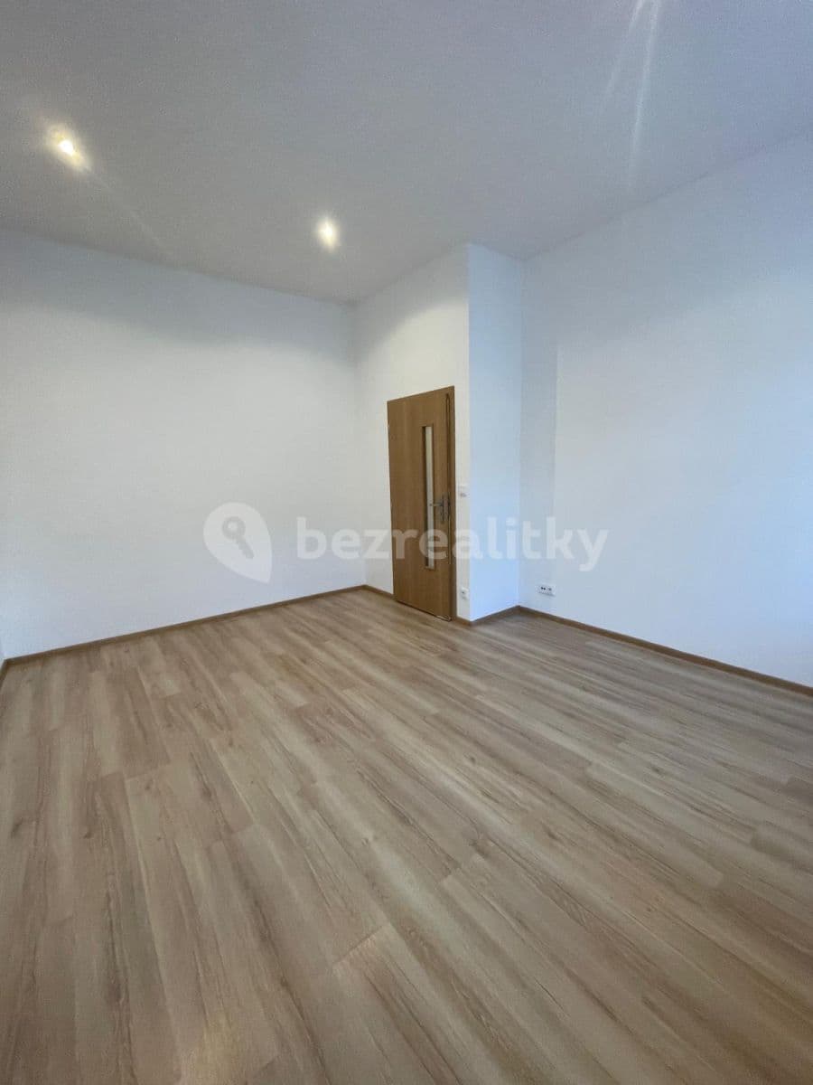 1 bedroom with open-plan kitchen flat to rent, 62 m², Vašatova, Kladno, Středočeský Region 1 bedroom with open-plan kitchen flat to rent, 62 m², Vašatova, Kladno, Středočeský Region