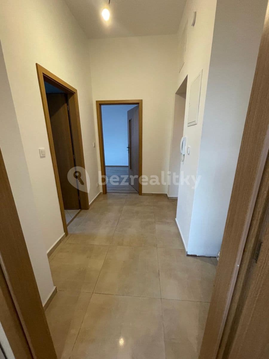 1 bedroom with open-plan kitchen flat to rent, 62 m², Vašatova, Kladno, Středočeský Region 1 bedroom with open-plan kitchen flat to rent, 62 m², Vašatova, Kladno, Středočeský Region