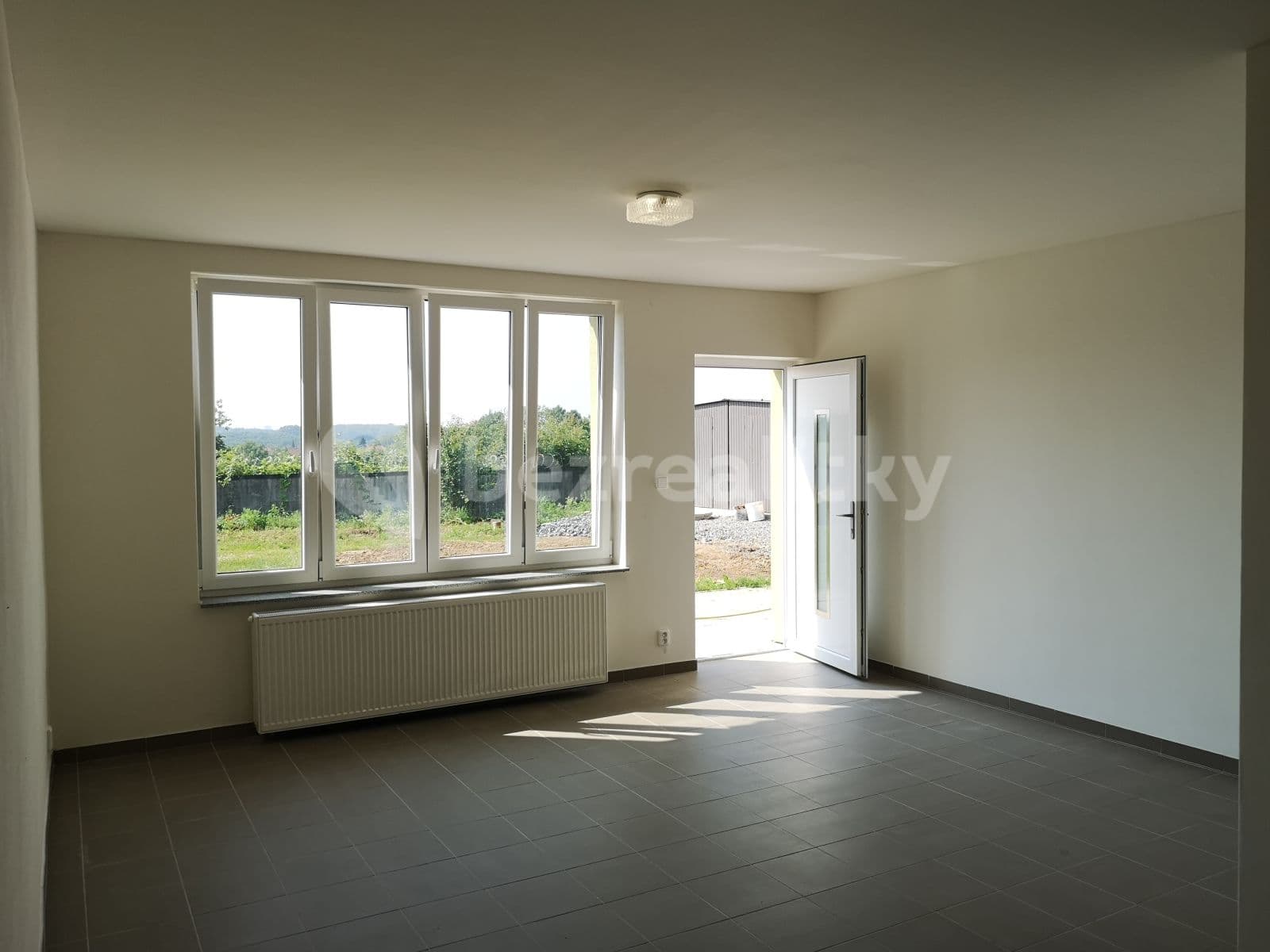 Studio flat to rent, 30 m², Dolní Kasárna, Klecany, Středočeský Region Studio flat to rent, 30 m², Dolní Kasárna, Klecany, Středočeský Region