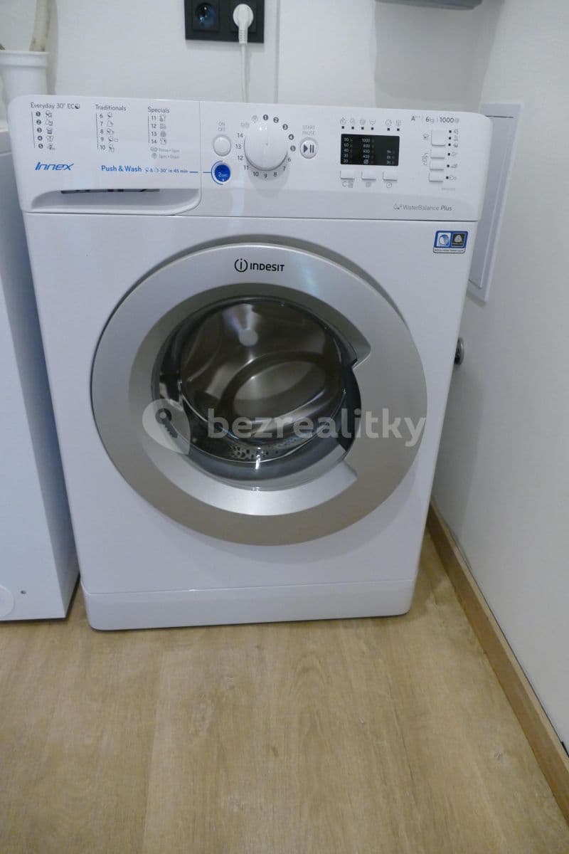 Studio flat to rent, 35 m², Fibichova, Prague, Prague Studio flat to rent, 35 m², Fibichova, Prague, Prague